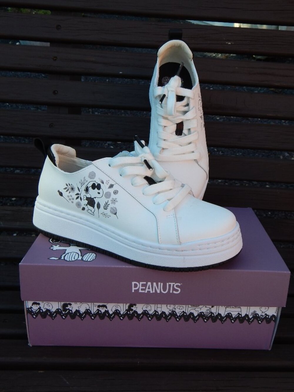 Alegria Peanuts Snoopy Charlie Brown Adysen In Flowers Black/White Shoes 7 ***